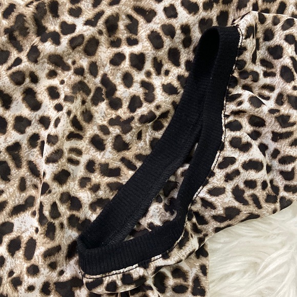Torrid Chiffon Leopard Print sheer Top size 2 - Picture 13 of 16